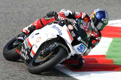 Eugene Laverty quarto e Miguel Praia 12º