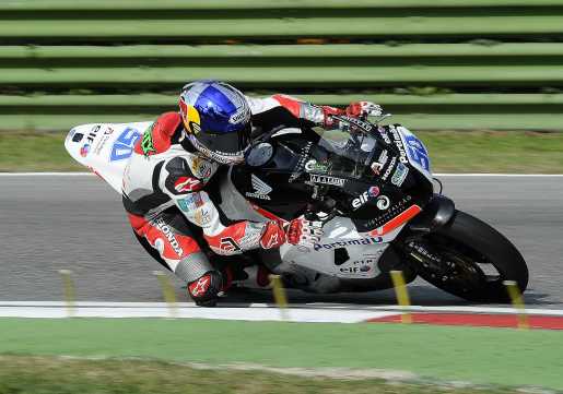 Pista molhada impede Eugene Laverty e Miguel Praia de melhorarem