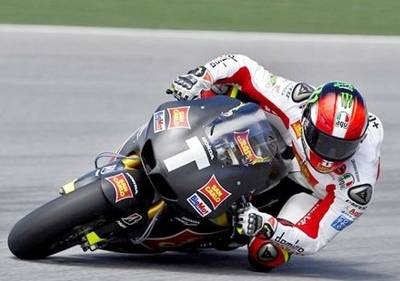 Marco Simoncelli lidera último dia de treinos em Sepang