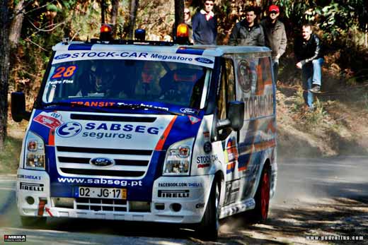 Pedro Fins e a Ford Transit impressionam no Rali Torrié