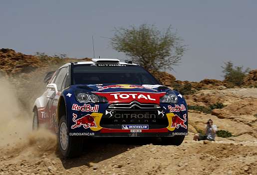 Sébastien Ogier lidera após rondas matinais na Jordânia