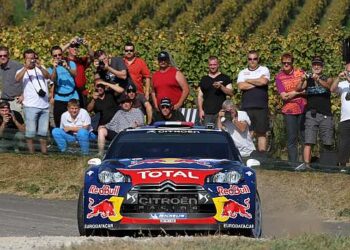 Sébastien Ogier aumenta ritmo e assume liderança