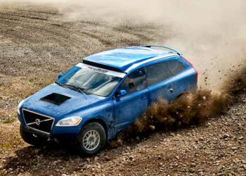 Alfie Cox no Dakar 2012 com o (Volvo) Pewano XC60 RR