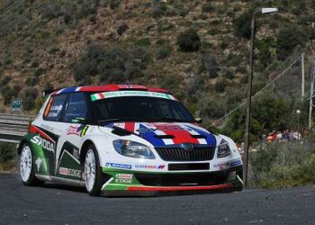 Andreas Mikkelsen retoma a liderança em tarde catastrófica para Neuville