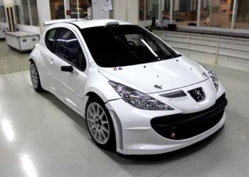 Peugeot 207 S2000 com nova evolução é agora 20 mm mais largo