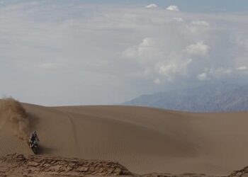 IMAGEM DO DIA: Hélder e o deserto…