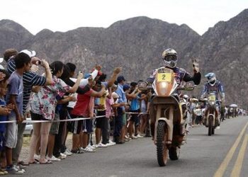 IMAGEM DO DIA: O Dakar em caravana