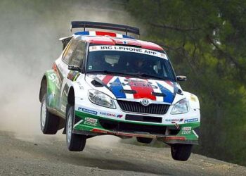 Andreas Mikkelsen lidera nos Açores; Bruno Magalhães em quarto