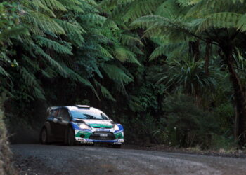 Petter Solberg sobe para terceiro