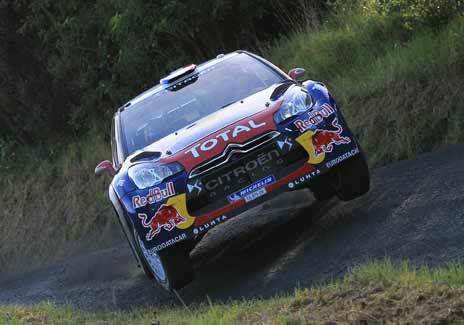 Sébastien Loeb distancia-se, Armindo Araújo em dificuldades