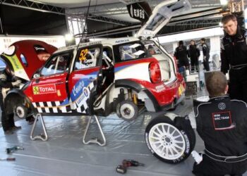 Riku Tahko de MINI WRC 01B no Rali da Finlândia