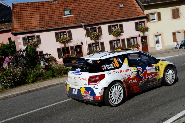 Thierry Neuville sobe duas posições