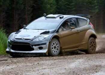 Ford Fiesta R5 sem estreia marcada