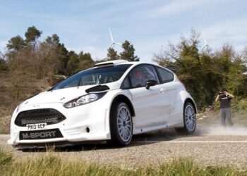 Ford Fiesta R5 estreou-se em competição