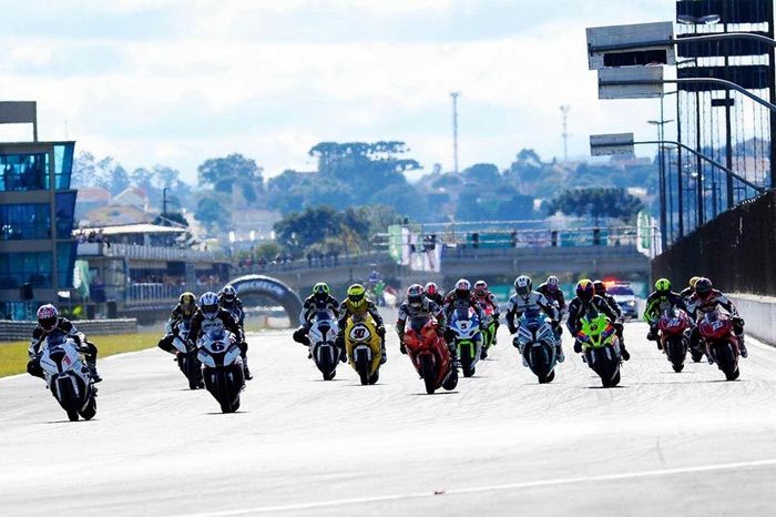 Argentino é pole no Moto 1000 GP em Interlagos