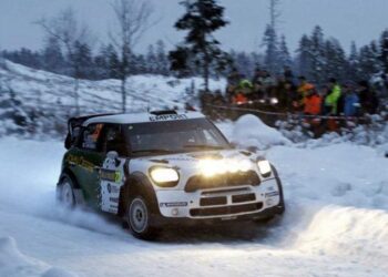 Jarkko Nikara regressa com MINI da Prodrive