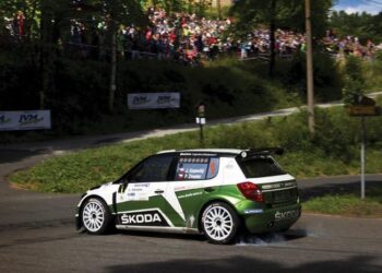 Estreia acidentada do Ford Fiesta R5 no Rali da Boémia