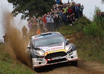 Kajetanowicz vence, Kopecky Campeão Europeu