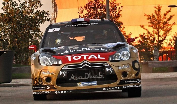 Sébastien Loeb lidera, Ogier atrasa-se