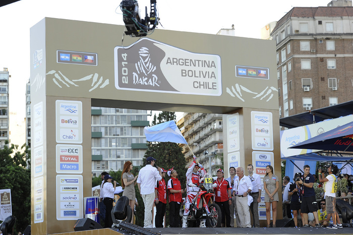 Fim da primeira semana do Dakar ensombrada