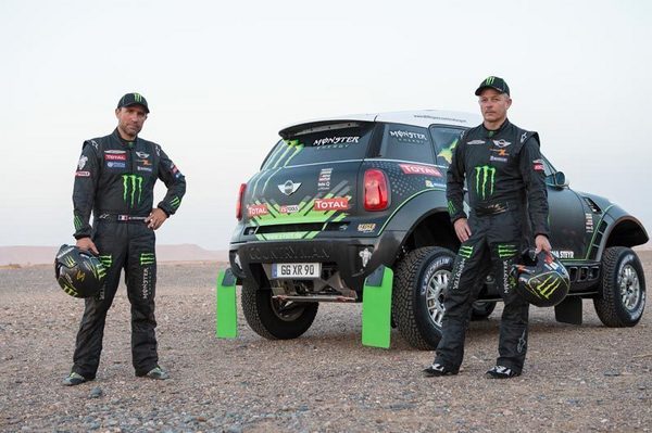 Dakar ao rubro nos carros