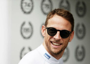 Button acredita que 2016 será muito melhor para a McLaren