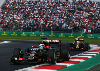 Lotus com dificuldades até ao cair do pano