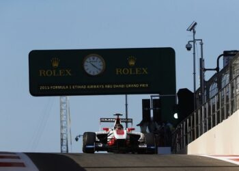GP3: Vitória para Kirchhöfer com penalização de Ocon em Abu Dhabi