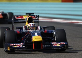 GP2: Pierre Gasly faz a última pole da época