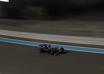 GP2: Abu Dhabi dá novo triunfo a Stoffel Vandoorne