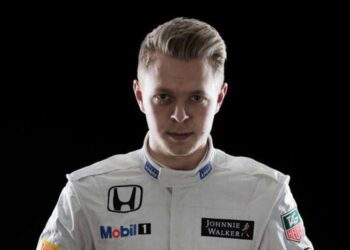 Ron Dennis: “Magnussen não cumpriu os objetivos”