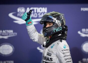Nico Rosberg termina época em alta com novo triunfo