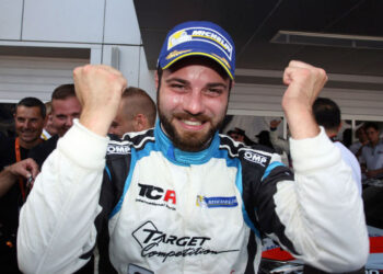 Campeão de TCR Stefano Comini operado ao joelho