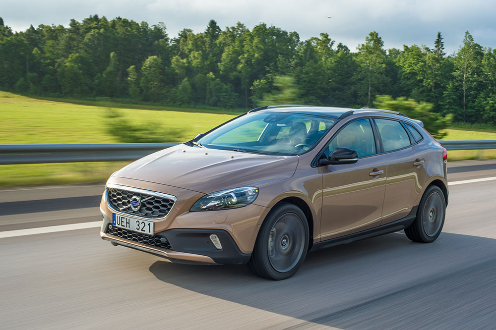 Volvo V40 Cross Country D2 Summum: O Poder Da Razão | AutoSport