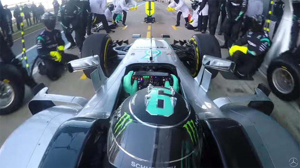 Mercedes explica o pit stop perfeito… não, isso tinha que ser a Williams