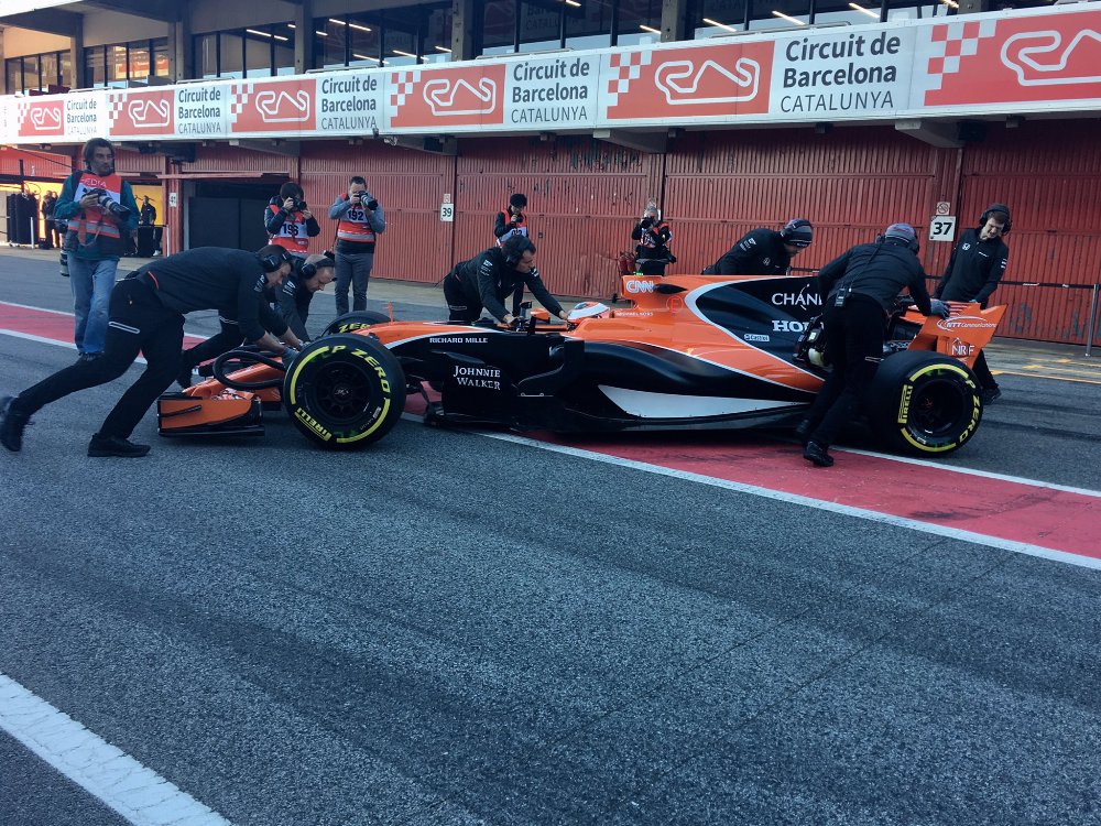 F1: Problemas elétricos forçam Honda a trocar motor do McLaren de Vandoorne
