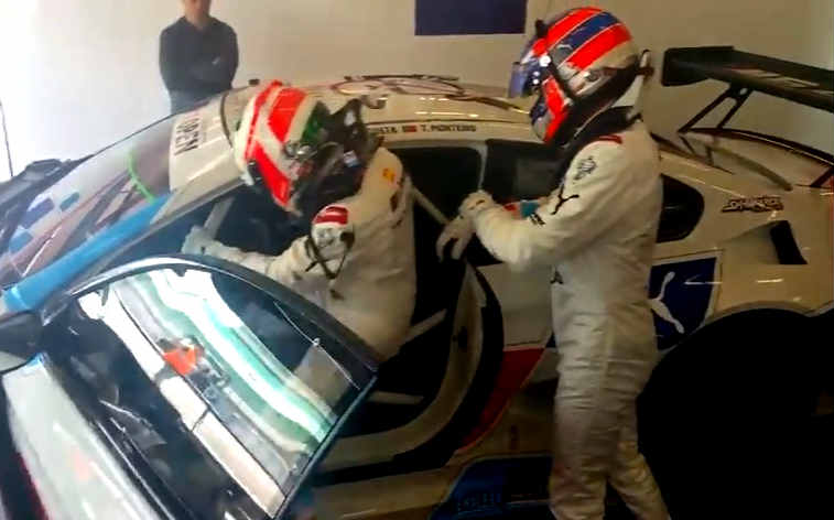 Trocar de piloto em 25 segundos…