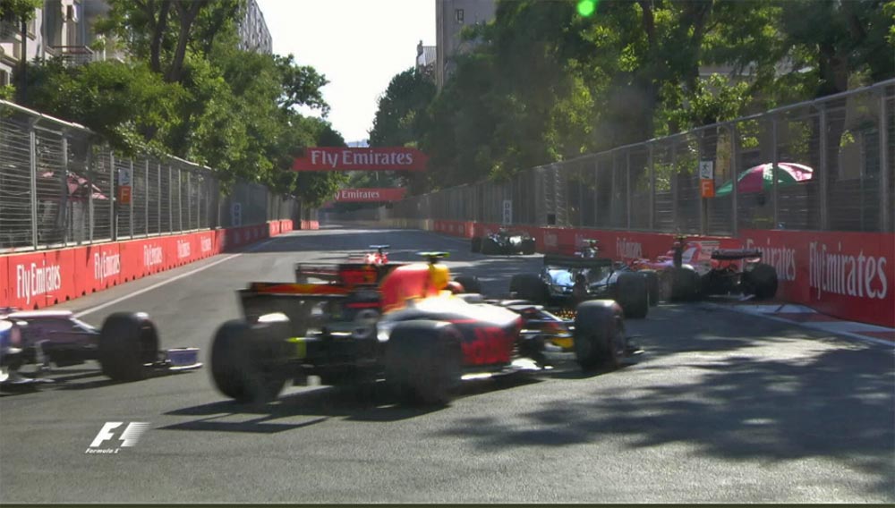 GP Azerbaijão F1: Muita ação nas primeiras voltas