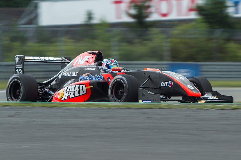 Formula Renault 2.0: Henrique Chaves no top 5