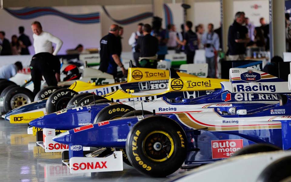 Williams mostra novas cores 2ª Feira