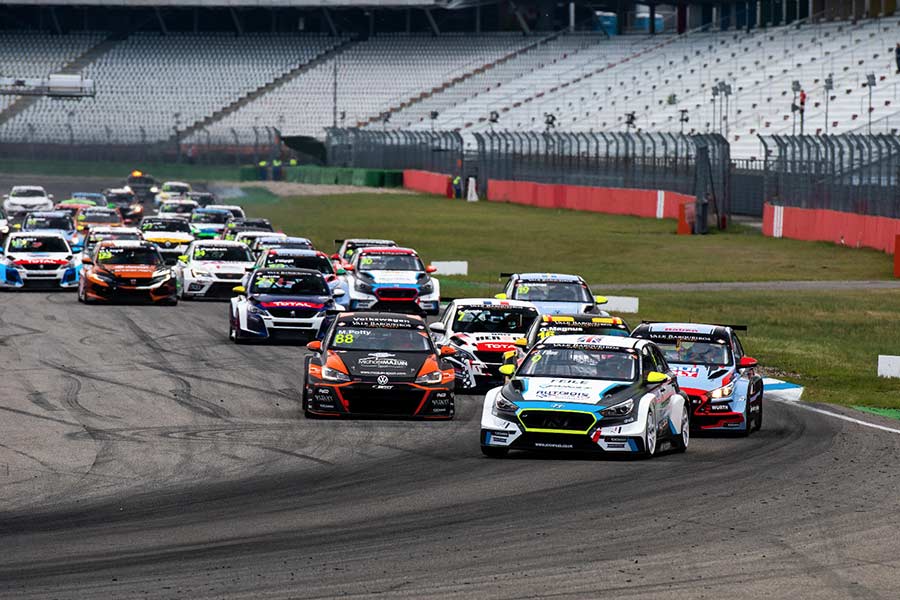 TCR Europa: Josh Files com triunfo autoritário