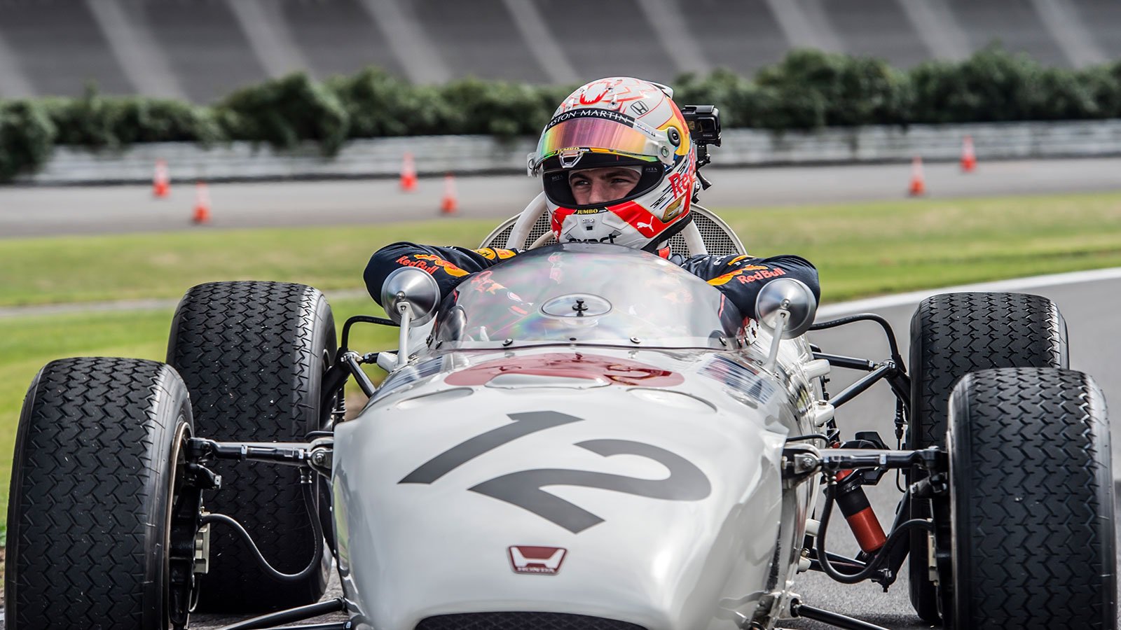 F1: Max Verstappen experimentou o RA272