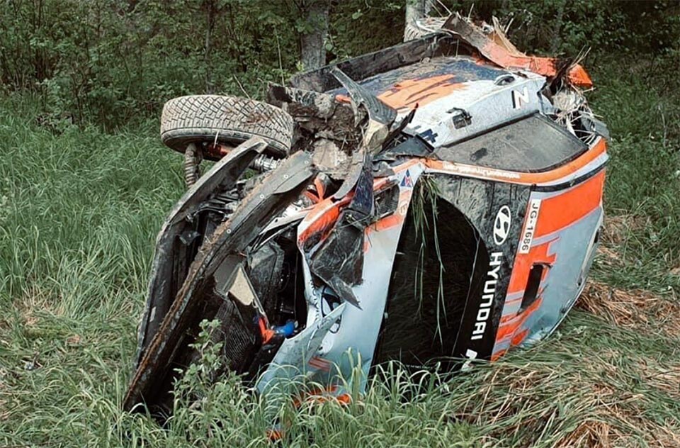 WRC: Thierry Neuville acidentado em testes na Finlândia