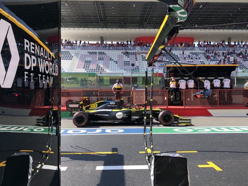 GP Toscânia Ferrari 1000: Esteban Ocon desiste com problemas