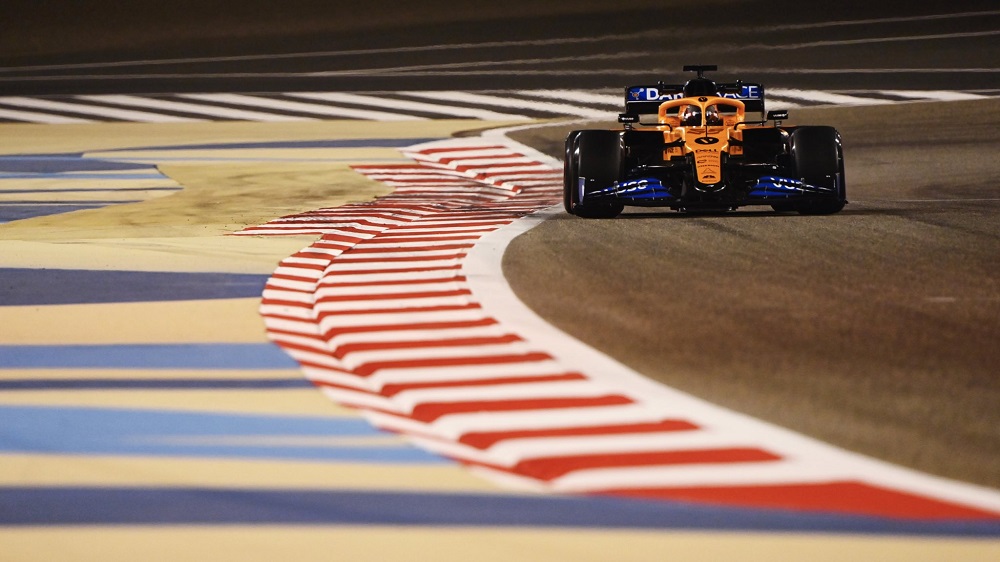 GP Bahrein F1: Travões ‘tramam’ Carlos Sainz: “isto não podia acontecer…”