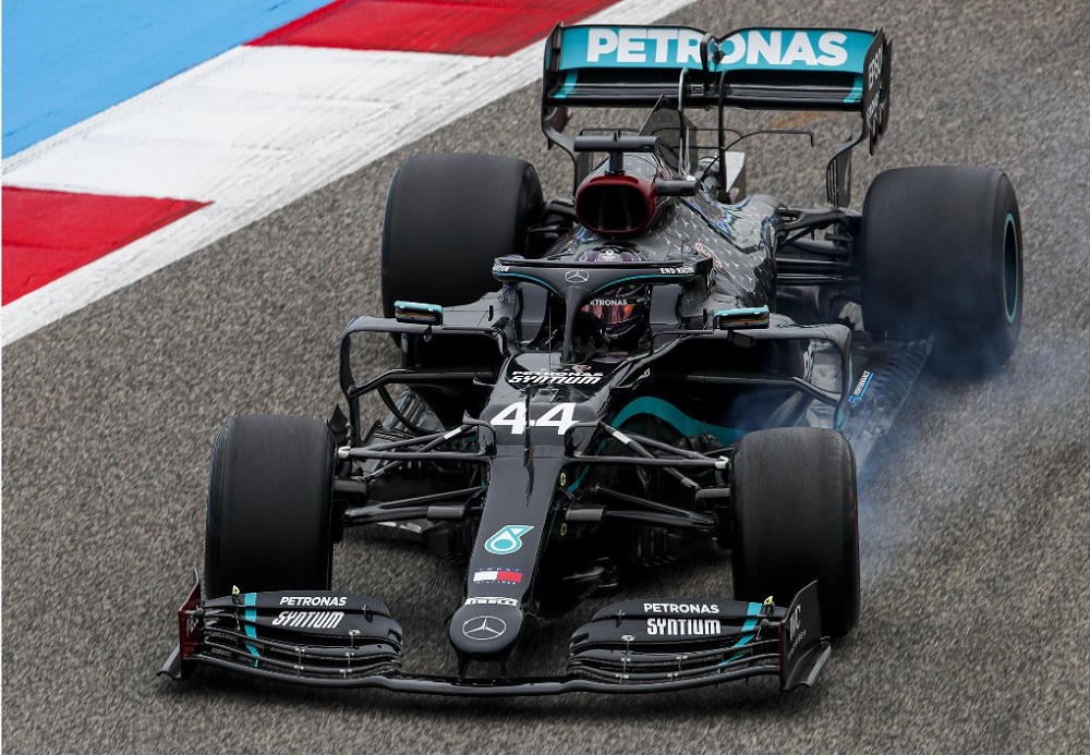 GP Bahrein F1, TL1: Mercedes começa na frente