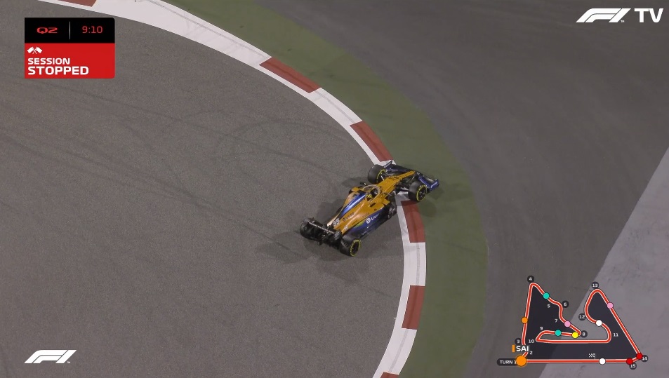 GP Bahrein F1, Q2: Carlos Sainz parado no final da reta da meta