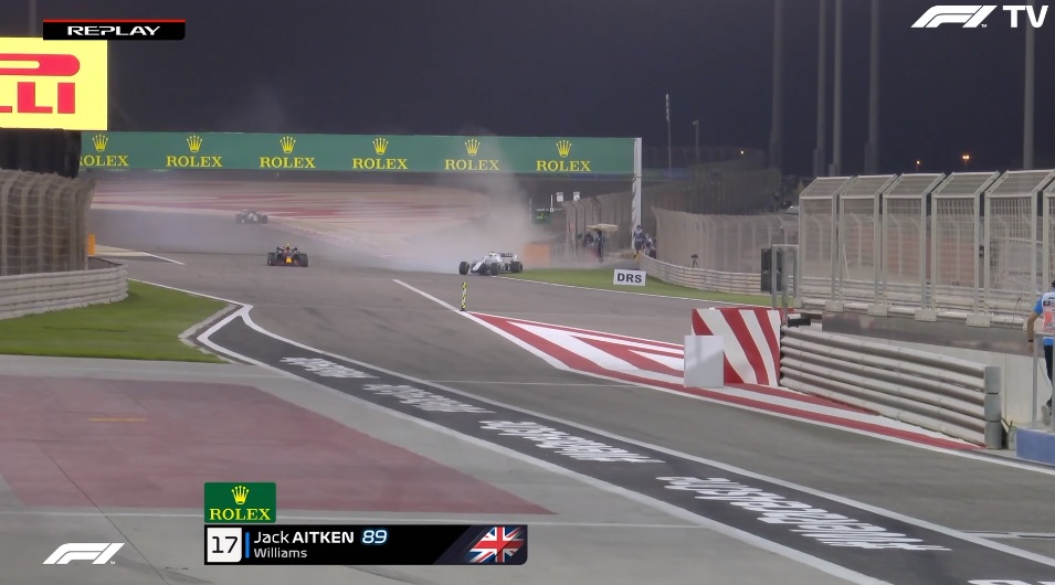 GP Sakhir F1: Safety-Car em pista devido a destroços. Mercedes falha nas boxes