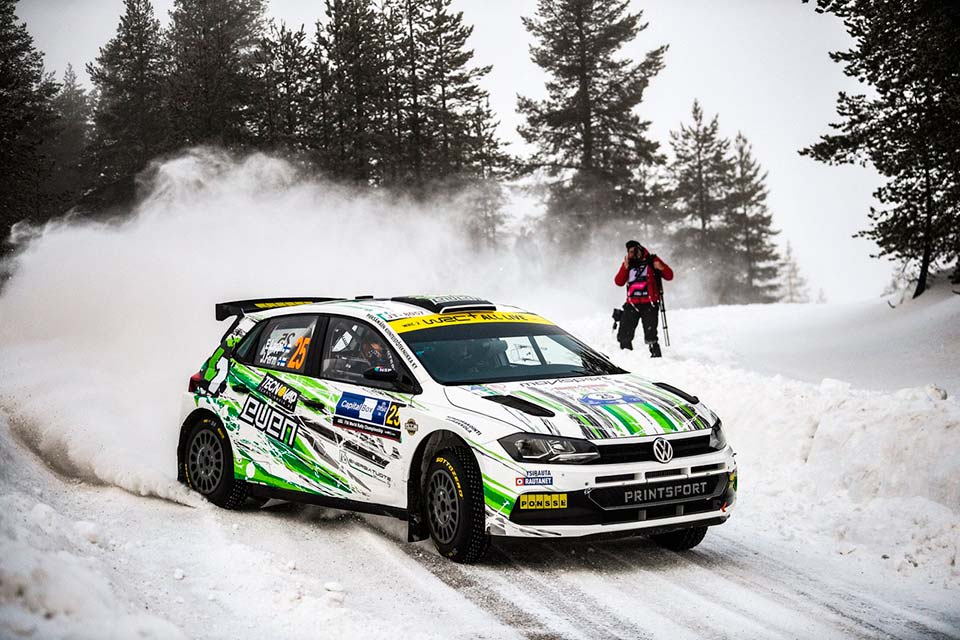 Rali do Ártico Finlândia: Esapekka Lappi na frente do WRC2