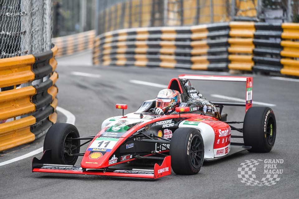 Grande Prémio de Macau de Fórmula 4: Triunfo de Charles Leong Hon Chio